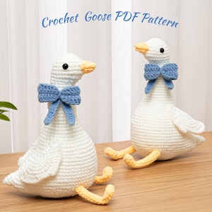 Oie en peluche motif Amigurumi au crochet, Oie en peluche, bricolage avec noeud bleu, cadeau fait main, peluche Silly Fluffy Goose, téléchargement numérique