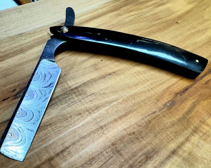 Handmade Damascus Steel Folding Razor with Buffalo Horn Handle