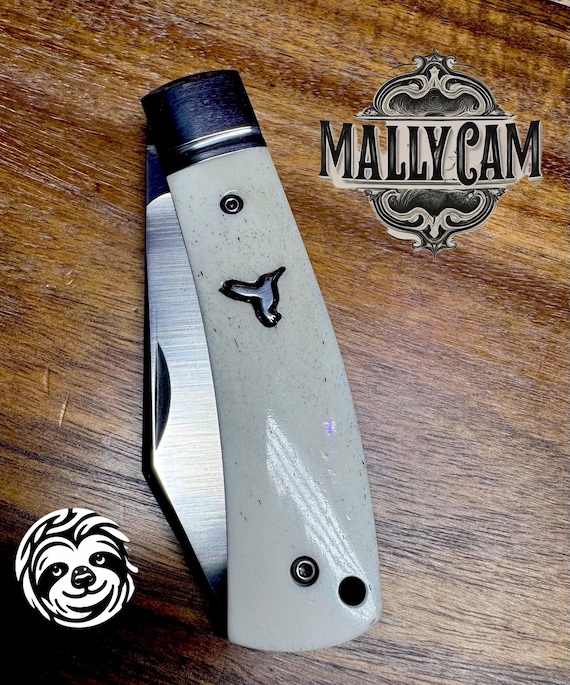 Handmade Jakob's hummingbird single blade, white cattle bone handles