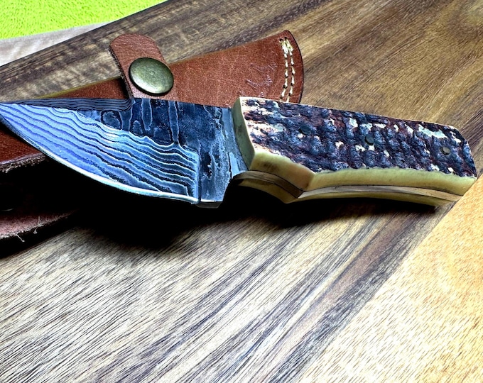 Hand Forged Damascus Steel Skinner Knife with Leather Sheath