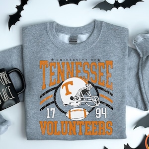 Tennessee Football Vintage 90s T-shirt, Tennessee Graphic Tee, Sport Shirts, Tennessee T-shirts, Tennessee Travel Gift, Tennessee Game Day