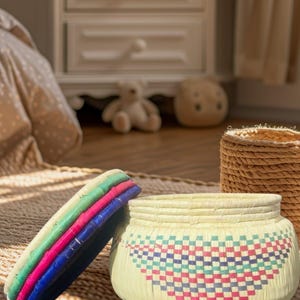 Handwoven Round Rattan Storage Basket with Lid – Stylish Organizer & Decorative Accent
