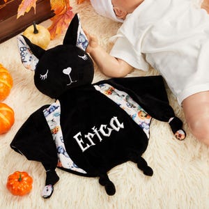 Personalized Bat Blanket, Plush Blanket, Halloween Baby Shower Bat, Plush Bat Security Blanket, Baby Comforter, Halloween Gift for Baby