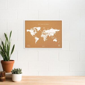 Carte du Monde en Liege Naturel, Deco Murale Voyage, Personnalisable avec Accessoires, Fait Main en Espagne
