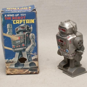 Vintage Japanese Yone The Robot Captain No 2121 Wind-Up Tin Toy Robot | Working Collectable with Original Box