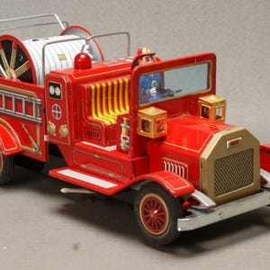 ヴィンテージ 日本製 堀川製 ブリキ製 消防車 おもちゃ | 1970年代 電池式 若干の不具合あり | オリジナルボックス | 非常に良い状態 | コレクターズアイテム