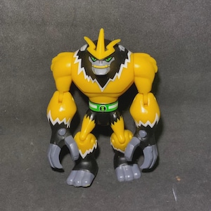 Action Figure | Shocksquatch | Ben 10 Omniverse