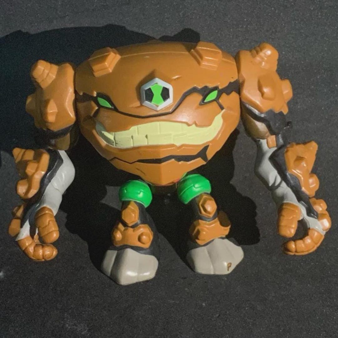 Action Figure | Gravattack | Ben 10 Omniverse - Etsy