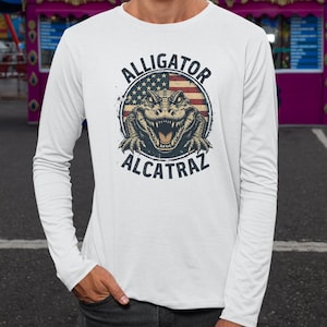 Alligator Retro US Flag, Funny Alligator Ice Prison Joke Shirt, Everglades Alcatraz Vintage Style Graphic Tee Personalized Shirt
