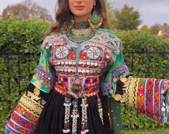 Vestido de terciopelo Kuchi afgano hecho a mano: vestido de novia tradicional bordado