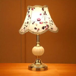 Vintage Floral Table Lamp: Romantic Victorian Bedside Light