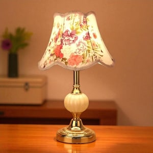 Vintage Floral Bedside Lamp: Romantic Cottagecore Night Light