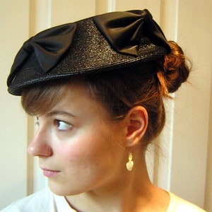 Vintage 50s Hat - Prim & Proper Black Tuxedo Bow Detail - Dayne Original