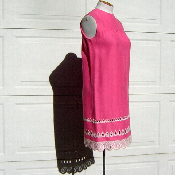 Vintage 60s  Hot Pink Embroidered Lace Sun Dress … - image 2