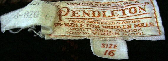 Vintage PENDLETON Plaid Wool Dark Green Red 60s /… - image 4