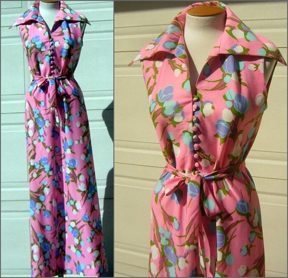 Retro Pink Tulip Print Dress with Dagger Collar & Many Buttons - Vintage 70s Medium