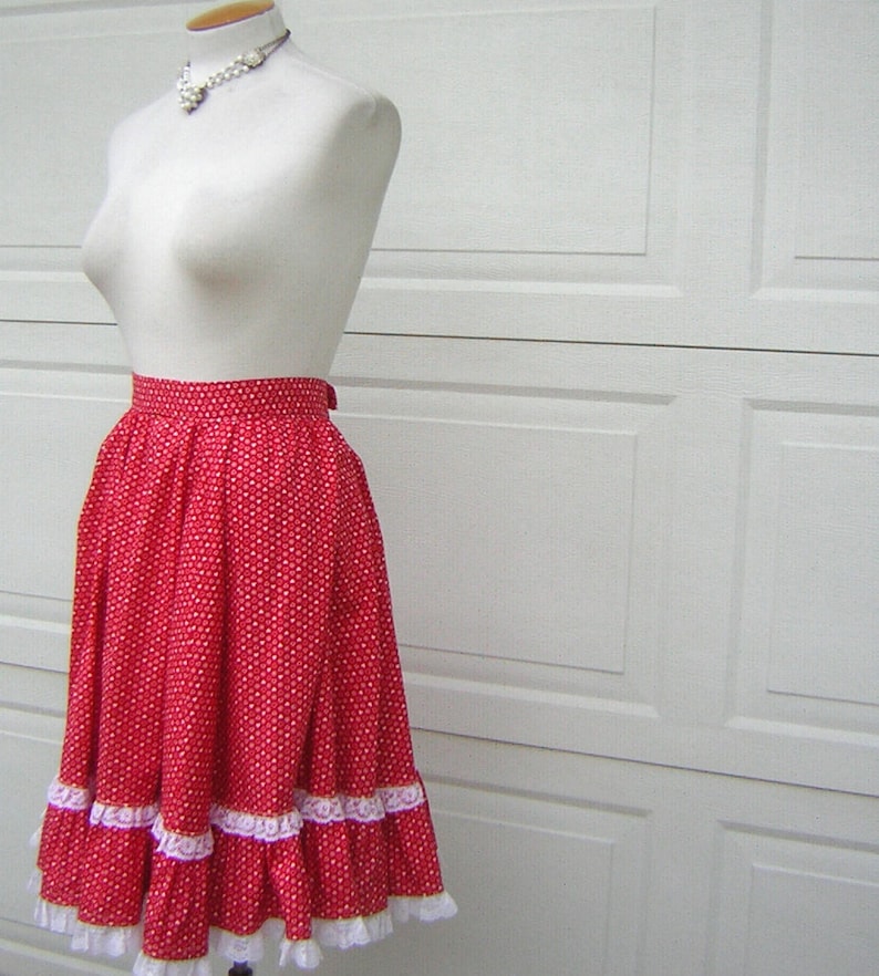 Vintage FULL Skirt Fun Twirly Girl Ruffles Red Cotton Valentine Hearts /& Floral Calico LWaist 33