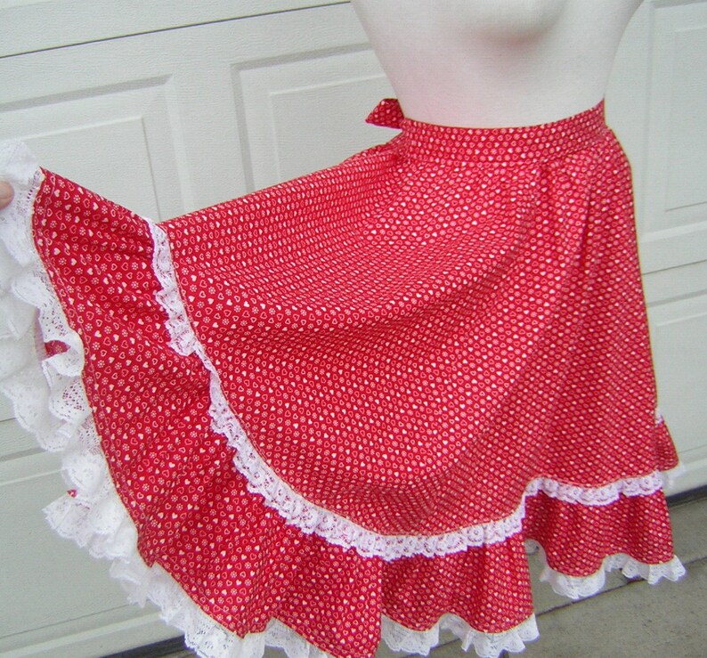Vintage FULL Skirt Fun Twirly Girl Ruffles Red Cotton Valentine Hearts /& Floral Calico LWaist 33