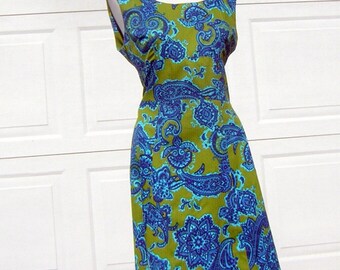 Vintage 70er Jahre Barkstoff Kleid, Avocado Türkis Paisley Muster, Büste 40