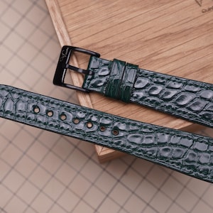 Handmade Deep Green Leather Watch Strap: Custom Fit, Luxury Quality