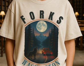 トワイライトTシャツ フォークス・ワシントン | ウルフムーン ヴァンパイアTシャツ | ウェアウルフ風グラフィックシャツ | トワイライトファンブック愛好家へのギフト | ハロウィン