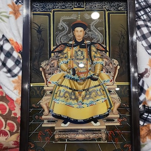 Vintage chinesische Kaiserin / Kaiser-Porträtkunst in aufwändigen Roben, gerahmtes Wanddekor, asiatisch inspiriertes Wohndekor
