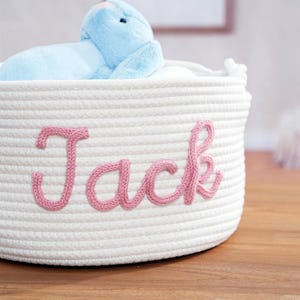 Hand bedruckter Baby Shower Korb, personalisierter Baumwollseil Korb mit Baby Name, Baby Spielzeug Korb, Neugeborene Baby Kinderzimmer Geschenke, Taufe Geschenk