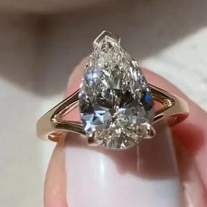 3 CT Pear Cut Moissanite Engagement Ring with Split Shank Band, 14K Solid Gold Ring Pear Shaped Wedding Ring, Pear Solitaire Rings for Women