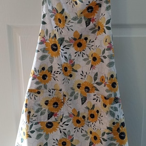 Honeydew Sunflower Full Apron