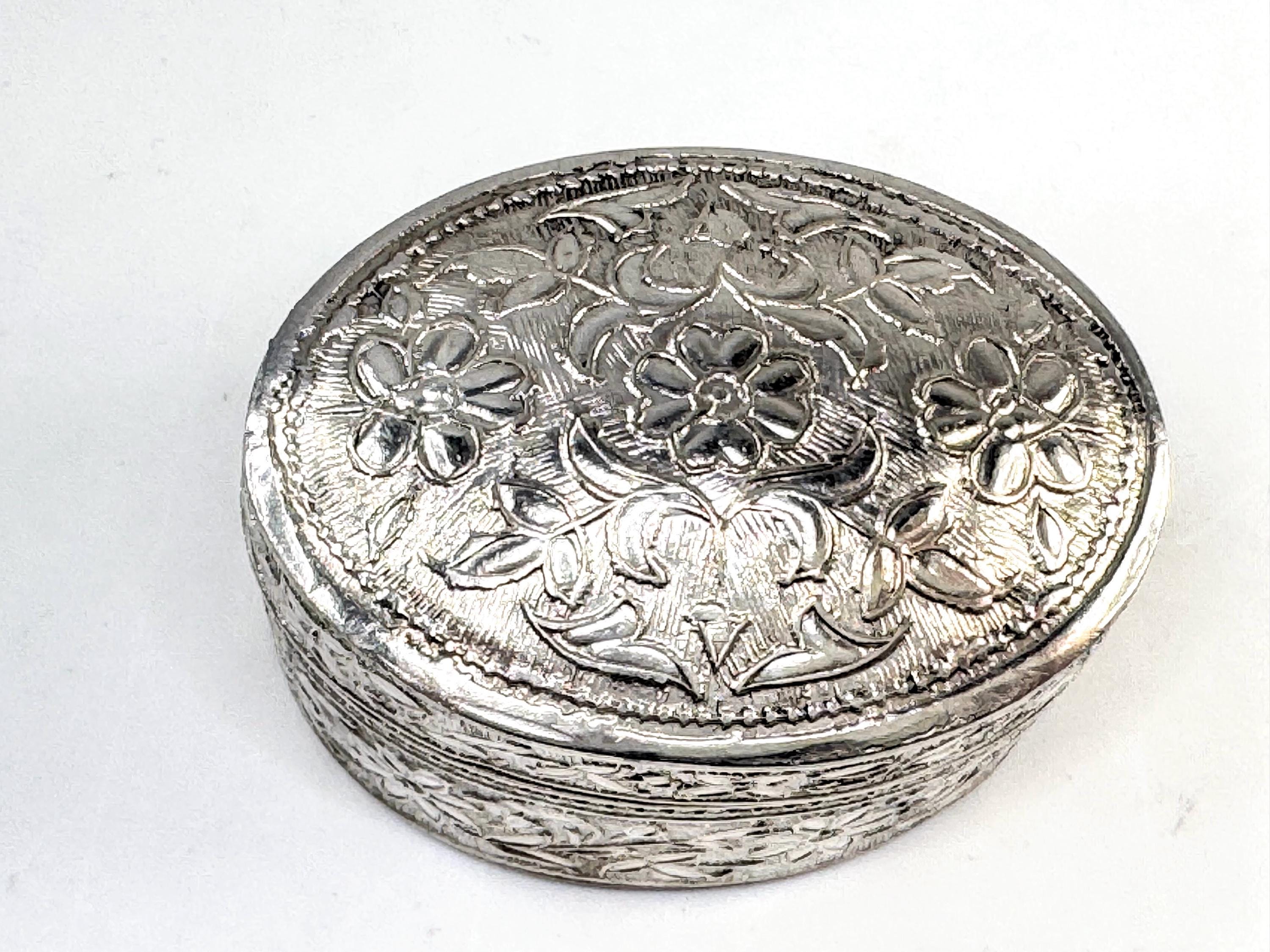 Vintage Sterling Silver Repousse Floral Oval Deep Trinket Box SS369 H925
