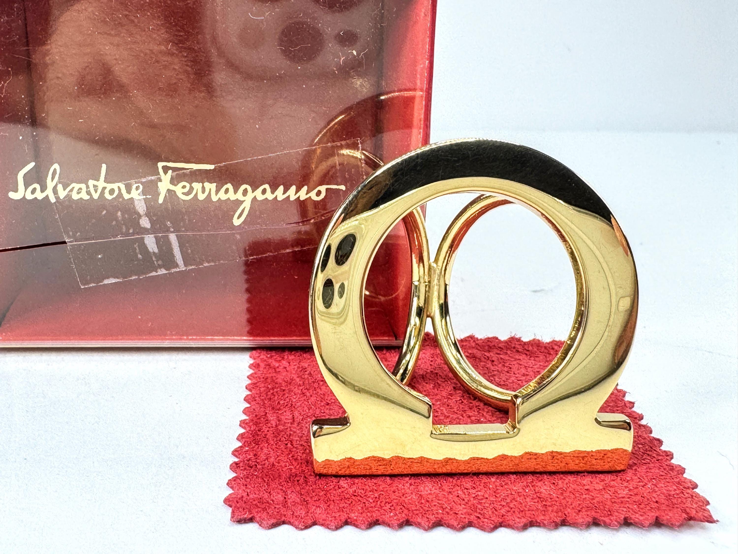 フェラガモ　ヴィンテージ　ゴールドアクセサリー3点セット Vintage Ferragamo Jewelry - Etsy