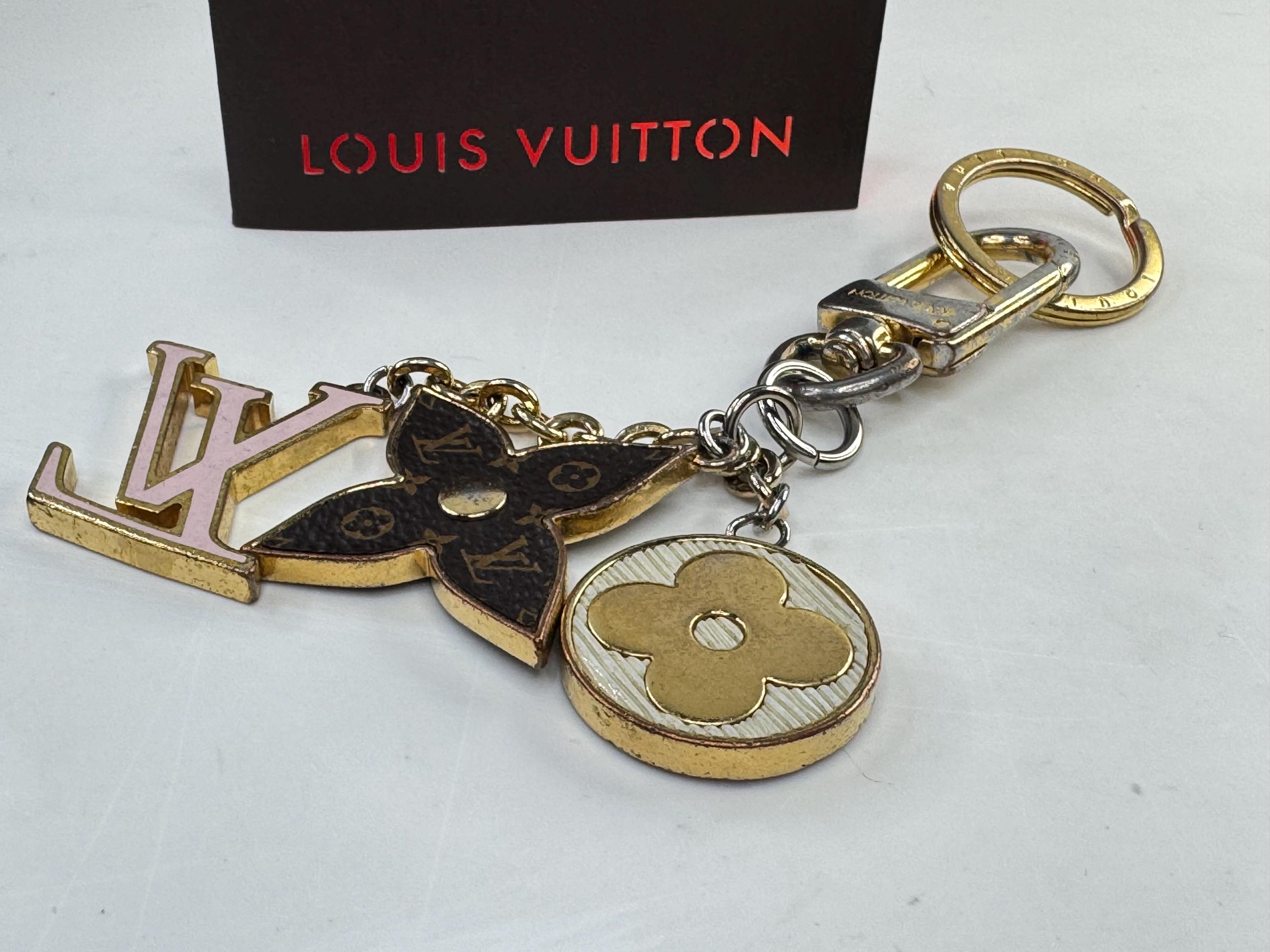 LOUIS VUITTON Monogram Upcycled Custom Brown & White Flower Bag Charm, COA. NWOT Love the way these colors look on the brown monogram ❤️ so  main image 3