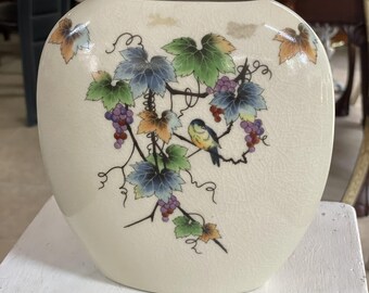 Mid-Century Japanese Kyoei Crackle Glaze Vase with Hand-Painted Grapevine and Bird Design