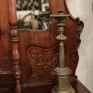 Antique Brass Candlestick with Ornate Detailing – 19th Century Elegance