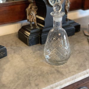 Vintage Cut Glass Decanter with Faceted Stopper – Classic Elegance