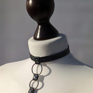 Black Leather Choker with Metal Rings – Adjustable Handmade Goth Necklace – Vegan Option Available – Gift-Ready Packaging