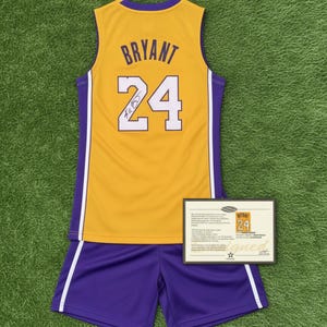 Kobe bryant signed - Etsy 日本