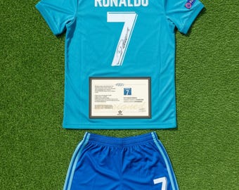 クリスティアーノ・ロナウドのサイン入りシャツ（レアル・マドリード