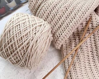 8-Ply Lover Cotton Yarn Milk Cotton Big Skein 200g Soft Bulky Crochet Yarn for DIY Knitting, Scarves, Hats, Blankets Amigurumi, Bags(38-104)