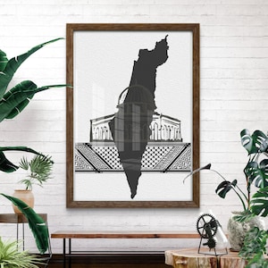 Puede incluir: Impresión artística enmarcada con un marco de madera marrón oscuro. La impresión presenta una silueta en blanco y negro del mapa de un país, superpuesta con el diseño arquitectónico de un edificio. Patrones geométricos decorativos en la parte inferior.