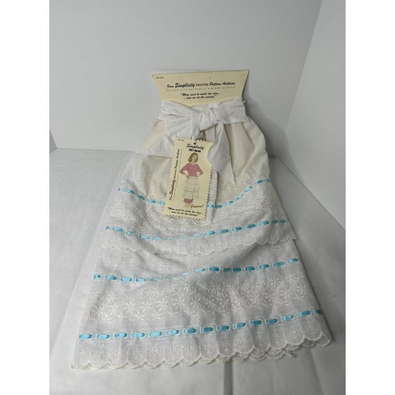 Simplicity 1961 Print Pattern Archives Hostess Ja… - image 1