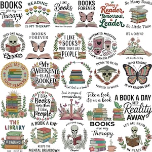 Puede incluir: Una colección de veinticinco diseños gráficos con temática de libros que incluyen ilustraciones de pilas de libros, calaveras, mariposas, flores y tazas de café, acompañados de varias frases literarias como Books are my Therapy.