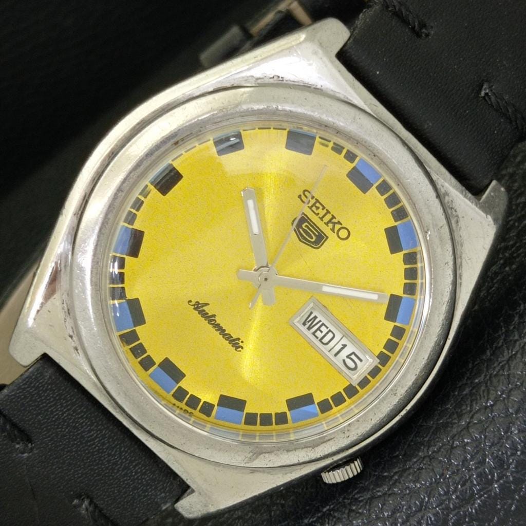 Japan Vintage Seiko 5 Automatic 7S26A Mens Golden Color Dial Watch