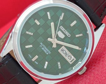 Reloj de pulsera vintage Seiko 5 automático 6309a reacondicionado para hombre, Japón, con fecha y día, esfera verde transparente, a24