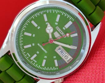 Refurbished Vintage Seiko 5 Automatic Japan 6309a Men's Watch: Green Color Dial, Transparent Back a396