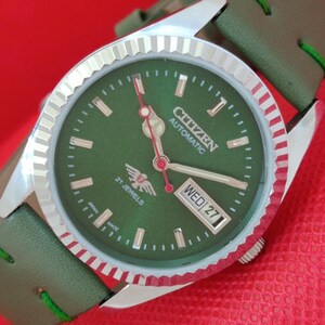 Vintage Citizen Automatic 8200 Refurbished Japan Mens Day&Date Transparent Back Green Color Dial Wrist Watch a102