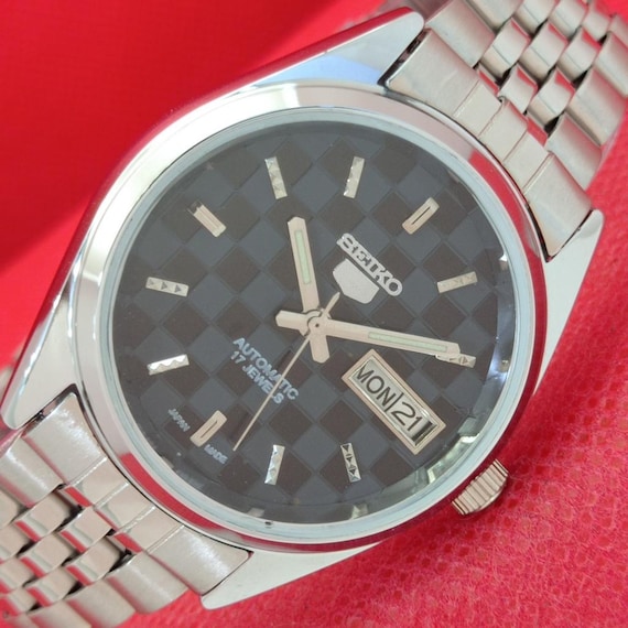 ヴィンテージ セイコー5 自動巻き メンズウォッチ：ブラックダイヤル