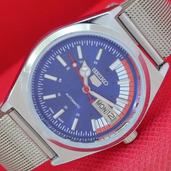 Vintage Seiko 5 Automatic Watch: Refurbished Blue Dial