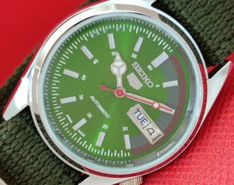 Vintage Seiko 5 automatisch 6309a gerenoveerd Japan heren dag-datum transparante achterkant rode wijzerplaat polshorloge a378