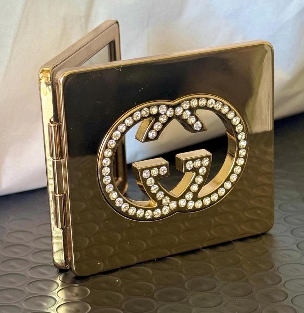 GUCCI ギルティ ダイヤモンド限定 コンパクトミラー GGロゴ 377 Vintage Gucci Guilty Diamond Limited Edition Gold Compact Mirror
